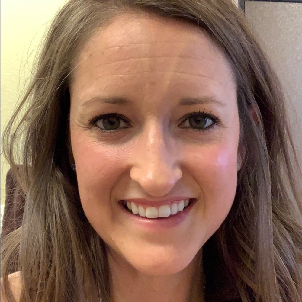 Meet your Posher, Lauren